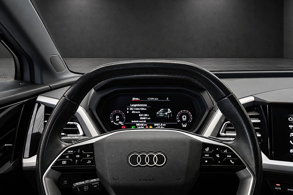 Audi Q4 e-tron 10 of 18