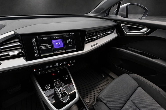 Audi Q4 e-tron 13 of 18