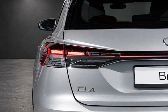 Audi Q4 e-tron 7 of 18