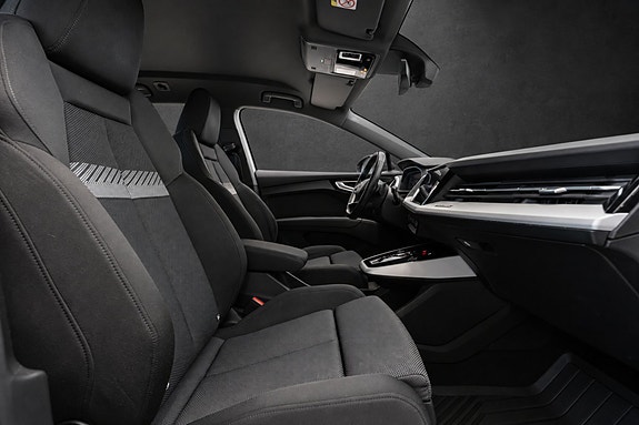 Audi Q4 e-tron 16 of 18