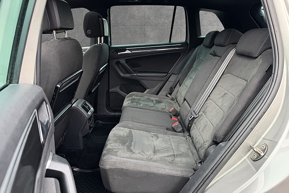 Volkswagen Tiguan 12 of 30