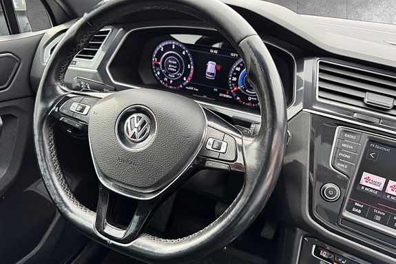 Volkswagen Tiguan 18 of 30