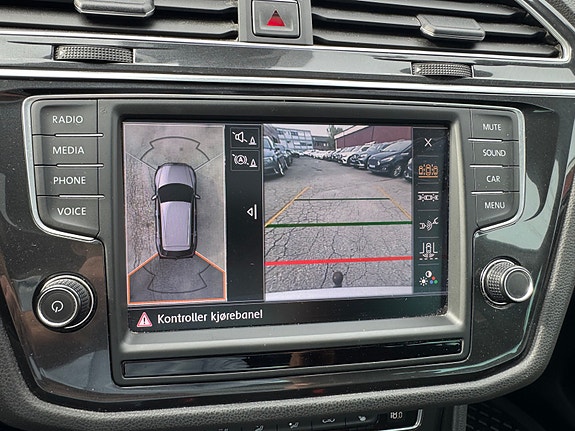 Volkswagen Tiguan 24 of 30
