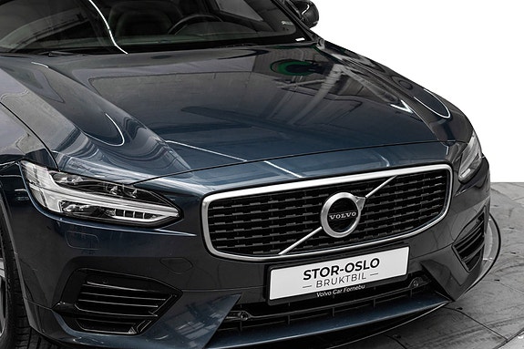 Volvo V90 2 of 28