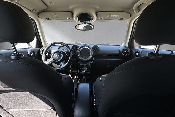 MINI Cooper 13 of 19