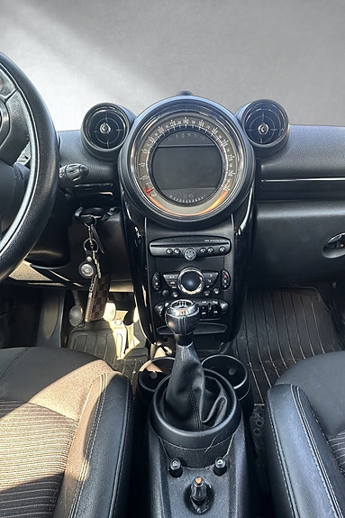 MINI Cooper 11 of 19