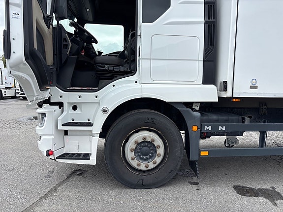 MAN TGM 18.320 4x2 LL CH 17 of 28
