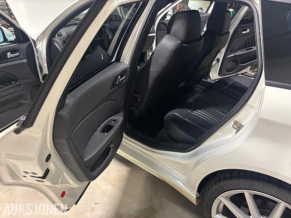 Alfa Romeo sportwagon 9 of 23