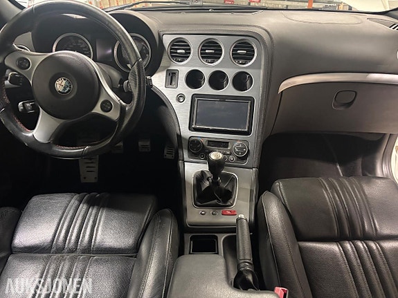 Alfa Romeo sportwagon 16 of 23