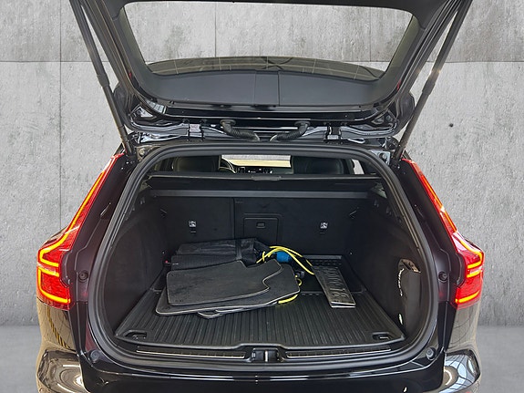 Volvo V60 14 of 30