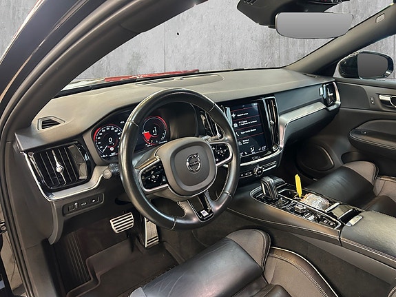 Volvo V60 12 of 30