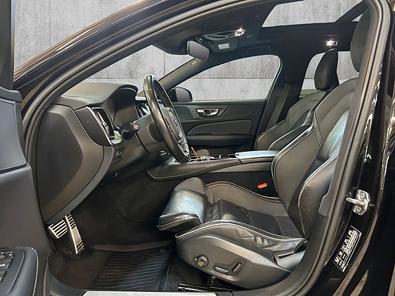 Volvo V60 10 of 30