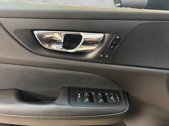 Volvo V60 11 of 30