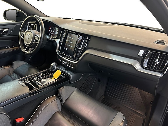Volvo V60 19 of 30