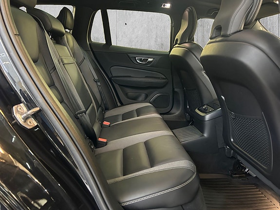 Volvo V60 17 of 30
