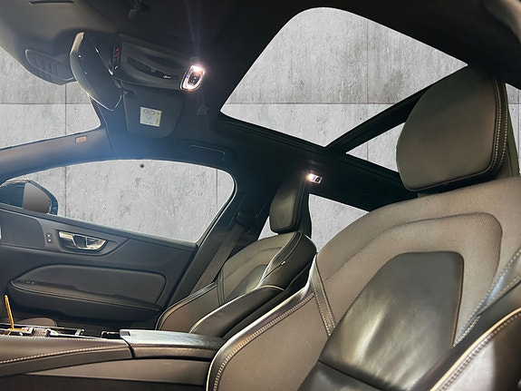 Volvo V60 23 of 30