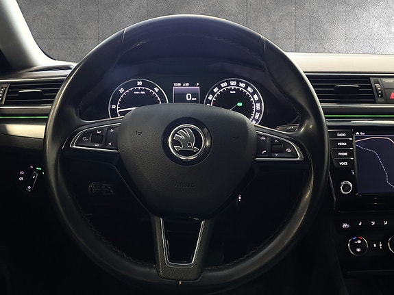 Skoda Superb 17 of 29