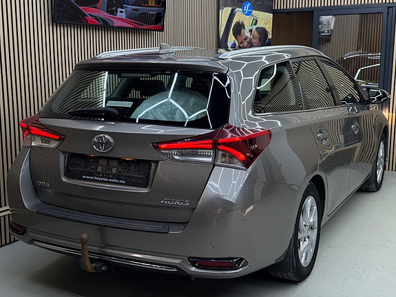 Toyota Auris 17 of 30