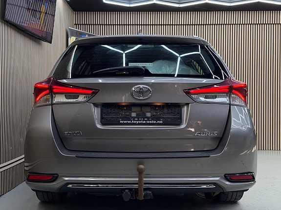 Toyota Auris 16 of 30