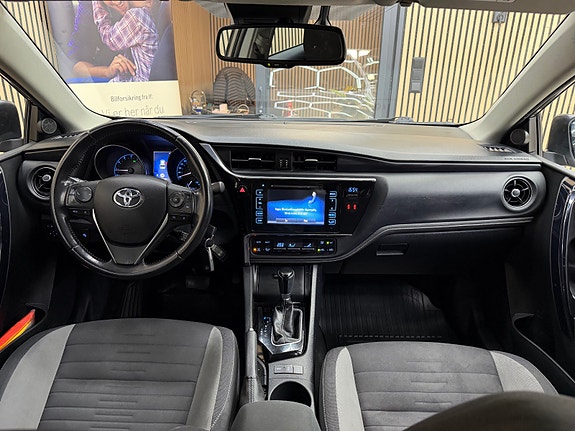 Toyota Auris 26 of 30