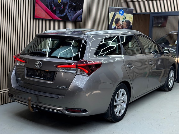 Toyota Auris 18 of 30