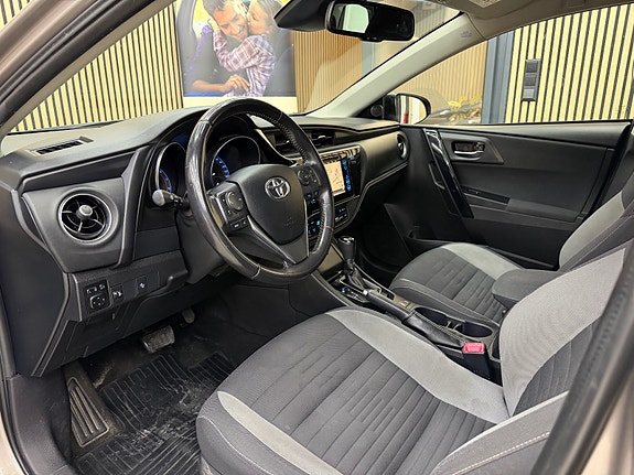 Toyota Auris 23 of 30