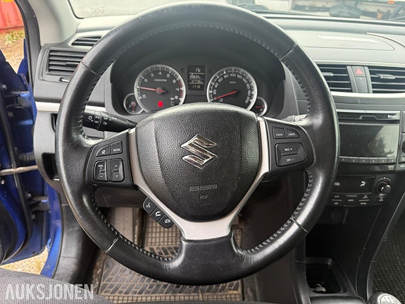 Suzuki Swift 17 of 30