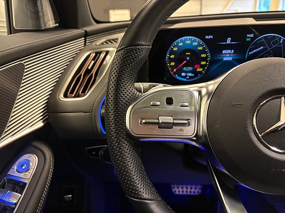 Mercedes-Benz EQC400 18 of 30