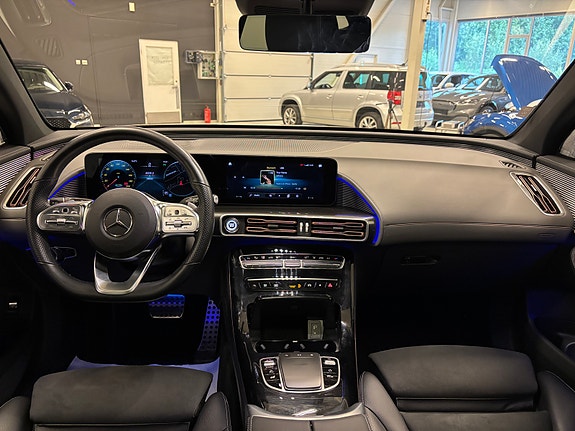 Mercedes-Benz EQC400 15 of 30
