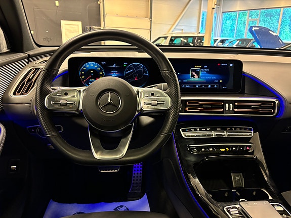 Mercedes-Benz EQC400 16 of 30