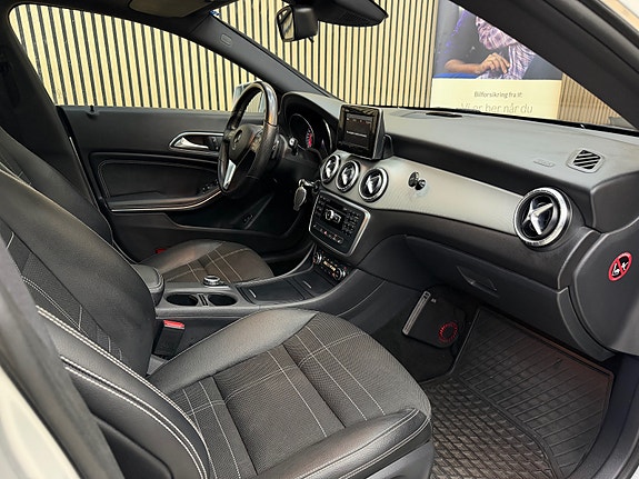 Mercedes-Benz CLA200 30 of 30