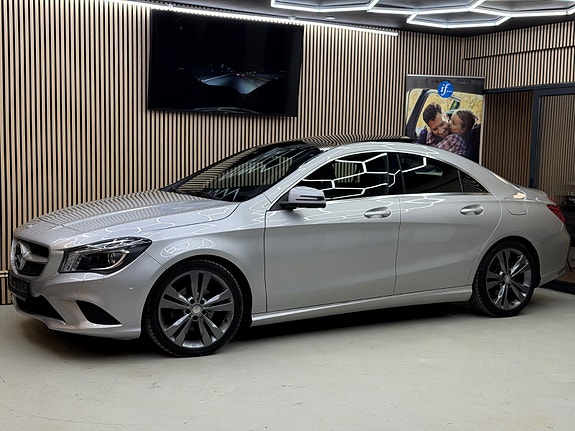 Mercedes-Benz CLA200 3 of 30