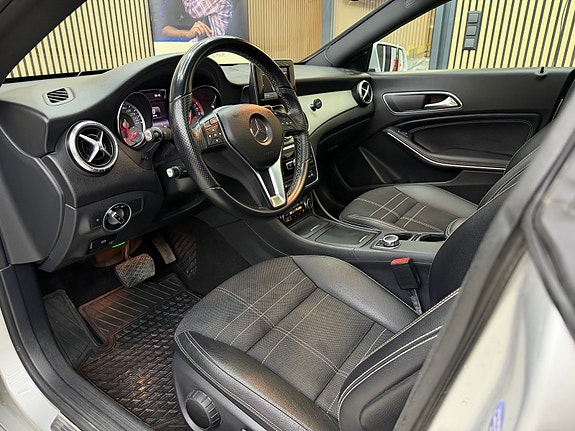 Mercedes-Benz CLA200 24 of 30