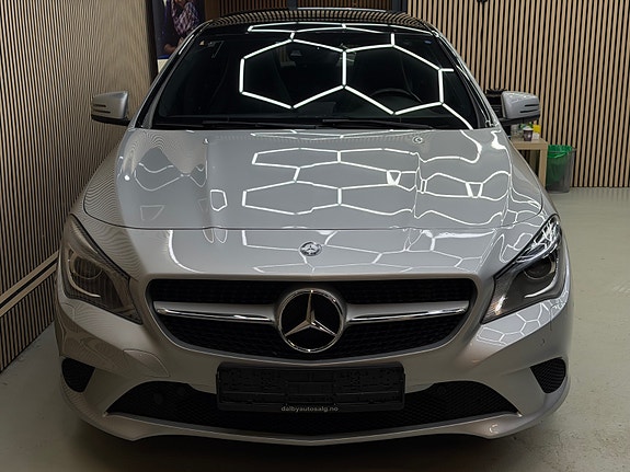 Mercedes-Benz CLA200 5 of 30