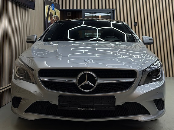 Mercedes-Benz CLA200 7 of 30