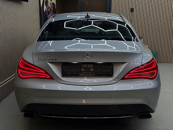 Mercedes-Benz CLA200 13 of 30