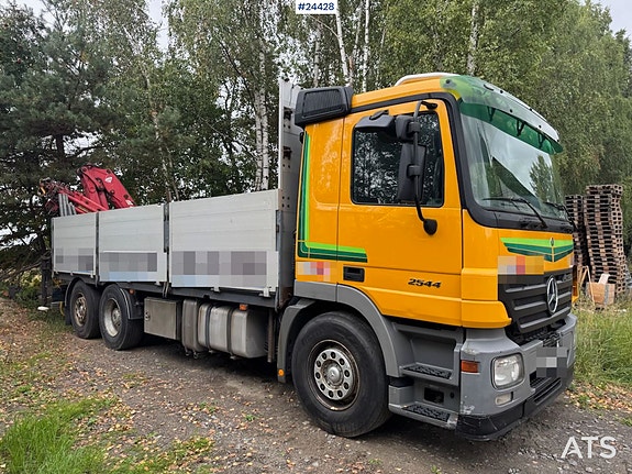 Mercedes-Benz 2544 6x2 Kranbil m/ Bakmontert Ferrari kran 5 of 30