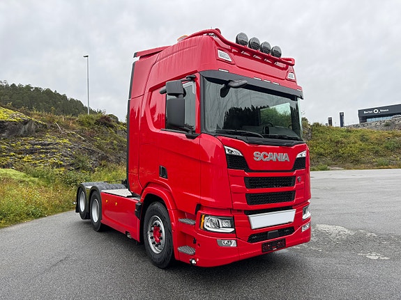 Scania R 560 A6X4NB 2 of 12