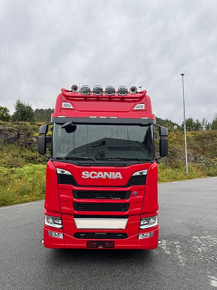 Scania R 560 A6X4NB 3 of 12