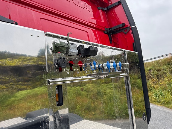 Scania R 560 A6X4NB 8 of 12