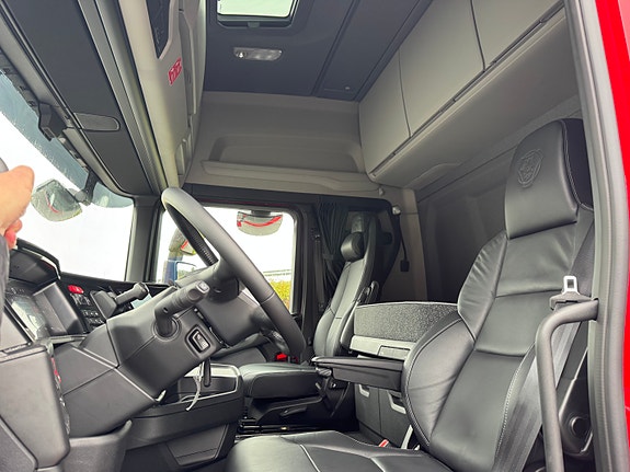 Scania R 560 A6X4NB 11 of 12