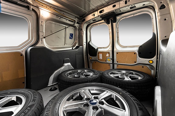 Ford Transit Connect 20 of 24