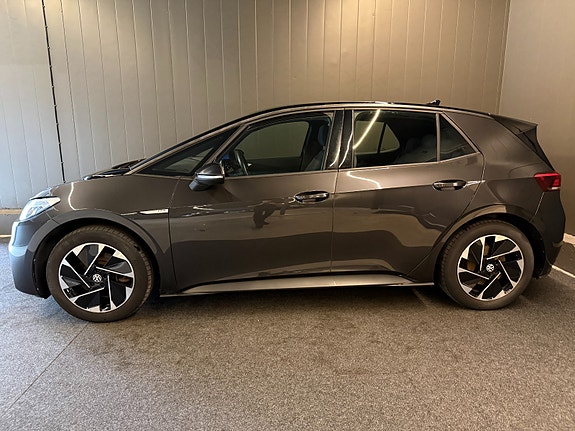 Volkswagen ID.3 2 of 21