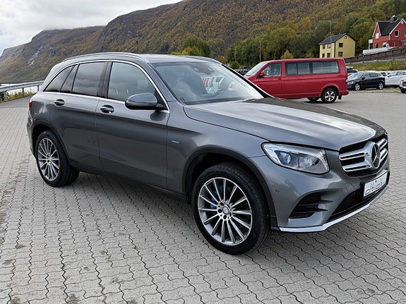 Mercedes-Benz GLC350 e 2 of 13
