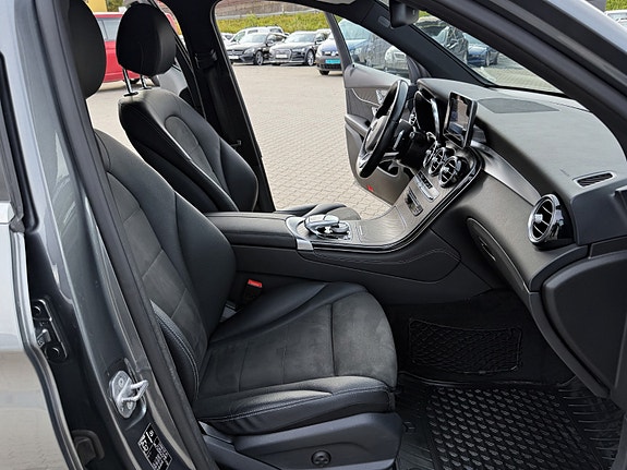 Mercedes-Benz GLC350 e 10 of 13
