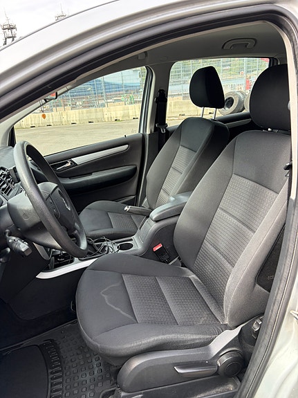 Mercedes-Benz B150 6 of 21