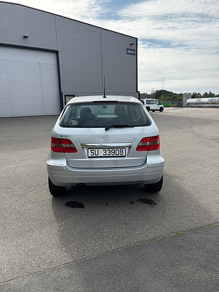 Mercedes-Benz B150 3 of 21