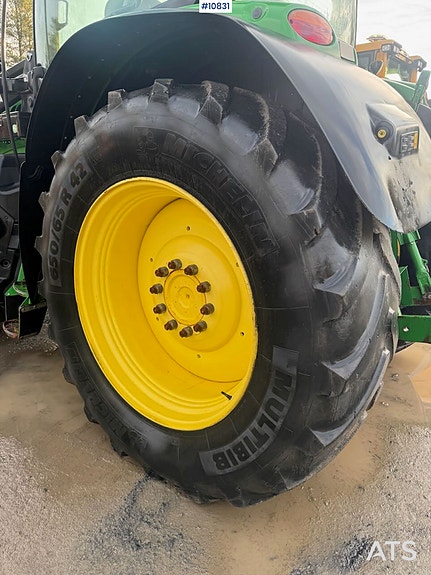 John Deere 6215R - Trima frontlaster 27 of 30