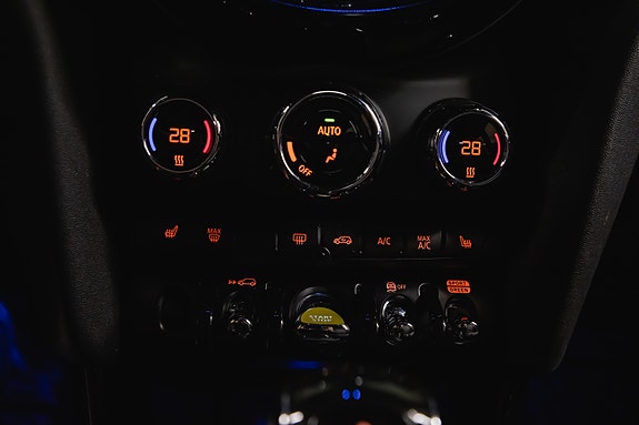 MINI Cooper SE 24 of 30