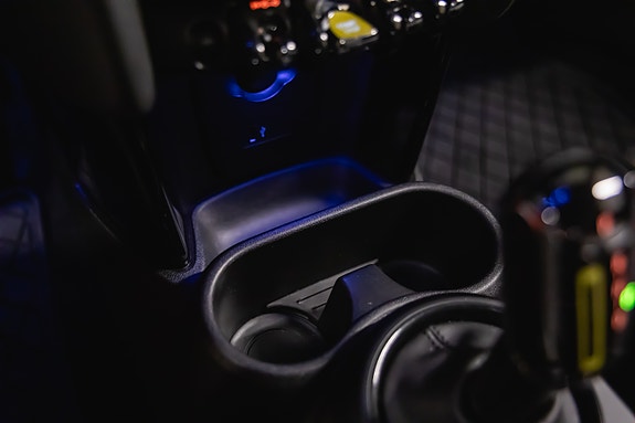 MINI Cooper SE 22 of 30